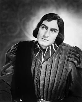 Famous Faces Photographic Print Collection: SHAKESPEARE: RICHARD III. Laurence Olivier in the title role of the 1956 film production of