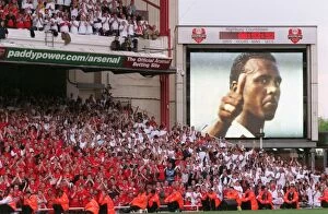 Stadium Art Collection: David Rocastle (Ex Arsenal Player) is remembered by the fans