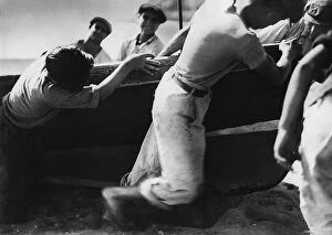 Italian Heritage Fine Art Print Collection: Fishermen, fishing boat, naples, campania, italy 1940