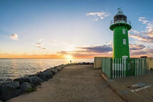 Lighthouses Photo Mug Collection: Fremantle lighthouse at sunset, Western australia