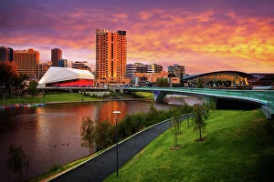 Related Images Jigsaw Puzzle Collection: Sunset View of Elder Park, the Riverside Precinct and the Torrens Lake, Adelaide, South Australia
