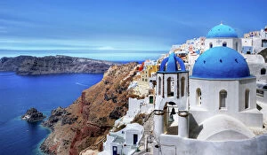 Greece Jigsaw Puzzle Collection: Village of Oia in Santorini, Greece