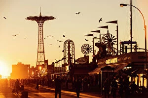 Weekend Activities Collection: The Coney Island Boardwalk at sunset, Brighton Beach, Brooklyn, New York City, NY, USA