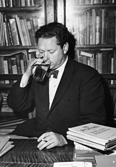 Related Images Collection: Dylan Thomas Drinking & Smoking