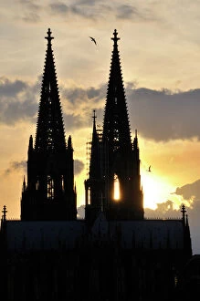 Contre Jour Collection: Koelner Dom, Cologne Cathedral at dusk, Cologne, North Rhine-Westphalia, Germany, Europe