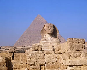 Historical sites Canvas Print Collection: Pyramid and Great Sphinx in Giza, Egypt
