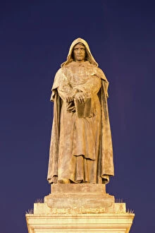 Human Respresentation Collection: Statue of Giordano Bruno, Campo de Fiori, at night, Rome, Lazio, Italy