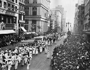 Street art Fine Art Print Collection: Suffragette Parade through New York City, 3rd May 1913