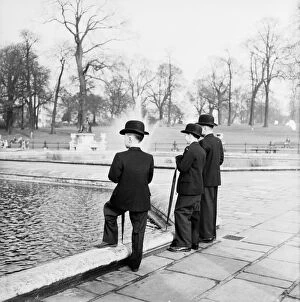 Kensington Gardens Collection: Young Gents