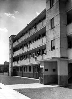 28 Aug 2015 Fine Art Print Collection: London County Council Minerva Estate Bethnal Green, East London. new flats built