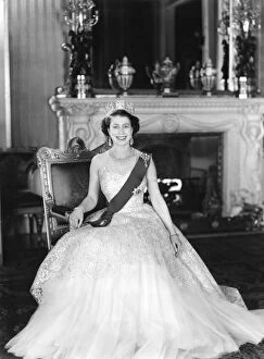 Monarch Collection: Portrait of Her Majesty Queen Elizabeth II Buckingham Palace 1953