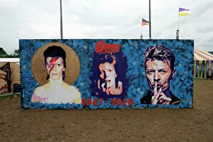 David Bowie Collection: Britain-Entertainment-Music-Glastonbury