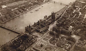 Ireland Photo Mug Collection: Aerial view of the Houses of Parliament, London (b/w photo)