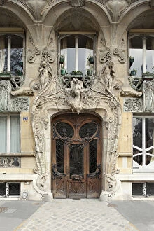 Art Nouveau Architecture Photo Mug Collection: Entrance door to 29 avenue Rapp in the 7th arrondissement in Paris
