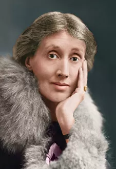 Woolf Collection: Portrait of Virginia Woolf, 1927 (photo)