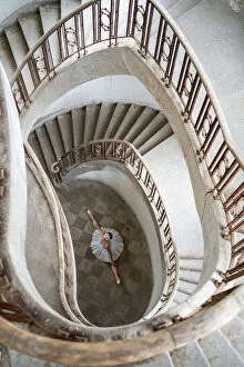 Masked Collection: Ballerina in der Treppe