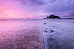 Causeway Collection: RF - St Michaels Mount and old causeway at sunrise, Marazion, Cornwall, UK. October 2015