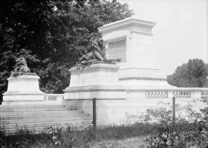 Us Grant Collection: Grant Memorial At Capitol, Pedestals For Statue And Groups of Statuary, 1911