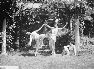 Leaning Back Collection: Helen Moeller and pupils, 1922 July 18. Creator: Arnold Genthe