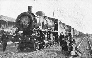 Coffins Collection: Le 'Soldat Inconnu' italien; la locomotive du train qui ramena le corps d'Aquilee a Rome, 1921