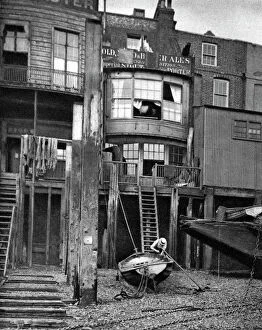 Riverbank Collection: Old pub on the River Thames, London, 1926-1927
