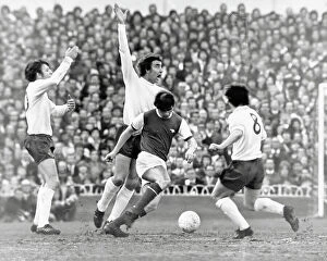 North London Derby Jigsaw Puzzle Collection: Martin Chiver's appeals as Eddie Kelly's trickery baffles Spurs