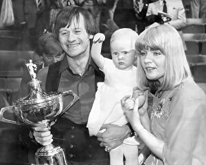 Snooker Collection: Snooker player Alex Higgins with his family