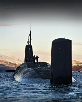 Related Images Collection: Nuclear Submarine HMS Vanguard Returns to HMNB Clyde, Scotland