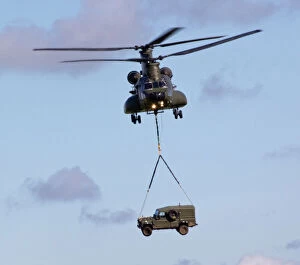 Army Collection: RAF Chinook Carrying Army Land Rover