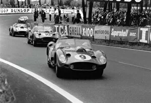 Le Mans Collection: 1960 Le Mans 24 hours: Phil Hill / Wolfgang von Trips leads Willy Mairesse / Richie Ginther