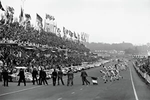 Le Mans Framed Print Collection: 1967 Le Mans 24 hours: Drivers run to their cars at the start of the race, action