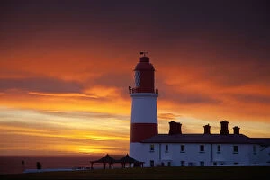 Sky Tower Mouse Mat Collection: Souter Lighthouse at Sunset; Whitburn, Tyne And Wear, England