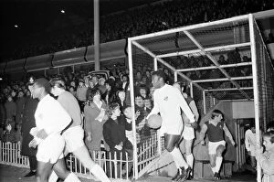 Aston Villa Metal Print Collection: Aston Villa v Santos. Pictured, Pele coming on to the pitch. 21st February 1972