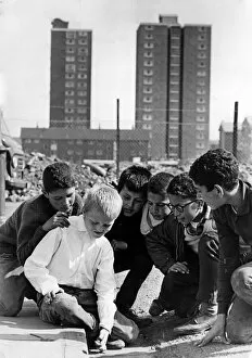Cardiff Collection: Boys playing outside in Butetown, Cardiff. 18th May 1967