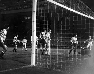 Racing Club Photographic Print Collection: World Club Championship First Leg match at Hampden Park